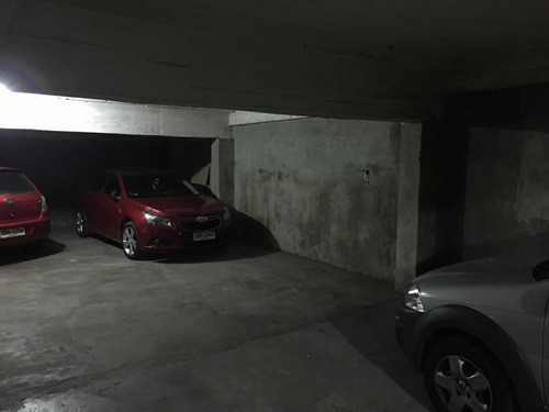 Alquiler Garage Cochera Lugar Fijo Mes, Parque Rodo, Cordón 0