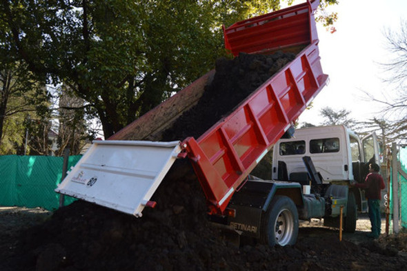 Tierra Negra Por M3 - Camion De Tierra Nivelado Césped Riego 0