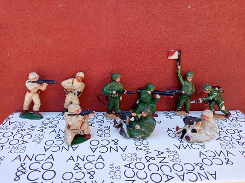 9 Antiguos Soldaditos De Plastico Duro Pintados A Mano 0
