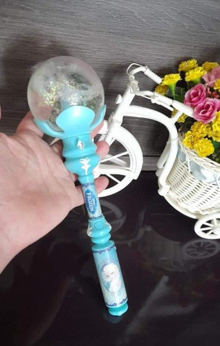 Bastão Musical Com Globo De Neve Da Frozen Funcionando Usado 0