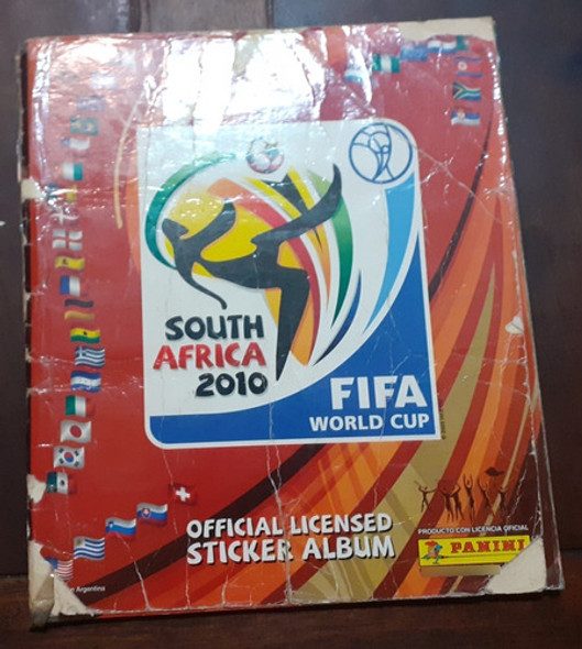 Album ** Africa 2010**  Tiene 94 Figus! Panini 0