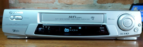 Vídeo Cassete Gradiente 7 Heads Stereo C/ Controle Remoto 0