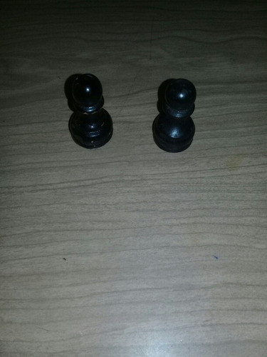 Piezas De Ajedrez (dos Peones De Madera) 0
