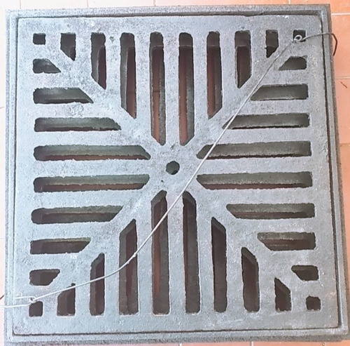 Reja De Piso 20 X 20 Hierro Fundido 1
