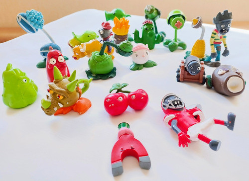 Plantas Vs Zombies Muñecos Juguete 1