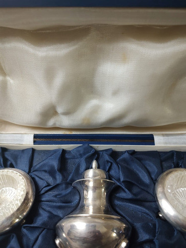 Juego De Cruet De 3 Piezas Fino En Su Caja Original 1