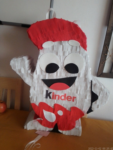 Piñata Huevo Kinder 1