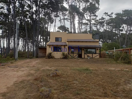 Venta - Amplios Ambientes, Proxima Al Mar 0