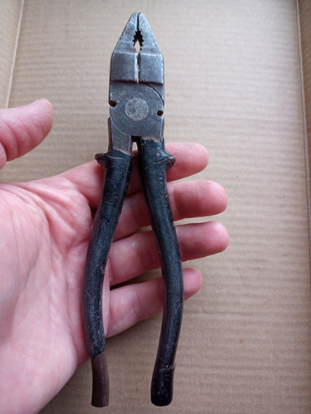 Pinza Universal Antigua Alemana 1