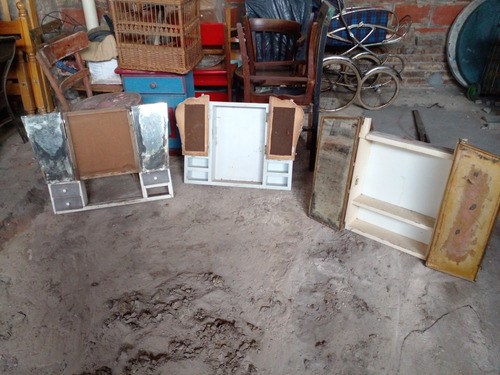 Lote 3 Botiquines Antuguos A Restaurar 0