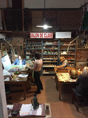 Clases De Restauración De Muebles, Enmarcados Y Tapicería. 0