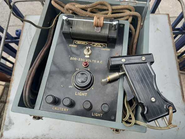 Antigua Maquina Eléctrica Para Cauterizar Heridas - England 1