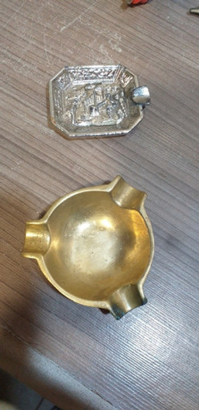 Dos Antiguos Ceniceros Bronce Y Metal 1
