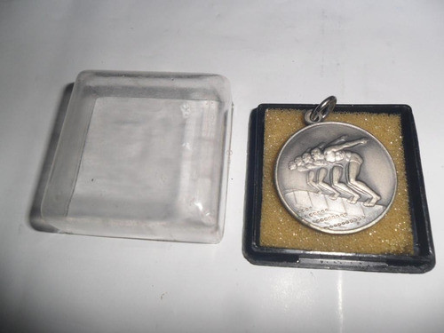 Bunge & Born Natacion Nadador 1968 Medalla Deporte 0