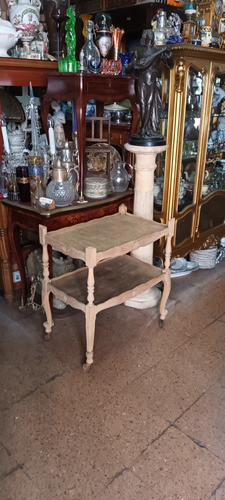 Antigua Mesa Mesita Provenzal Lavada De Roble Con Ruedas 0