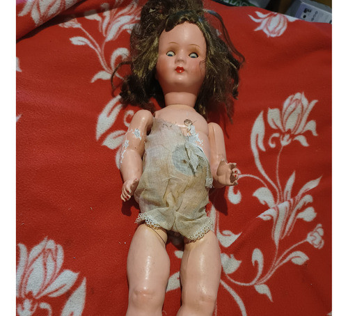 Muñeca Antigua De 53 Cms Con Detalle En Pie Izquierdo 0