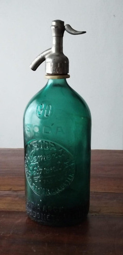 Sifón Antiguo Con Relieve Y Con Cabeza De Plomo. 0