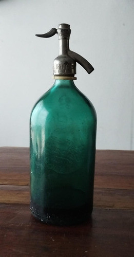 Sifón Antiguo Con Relieve Y Con Cabeza De Plomo. 1