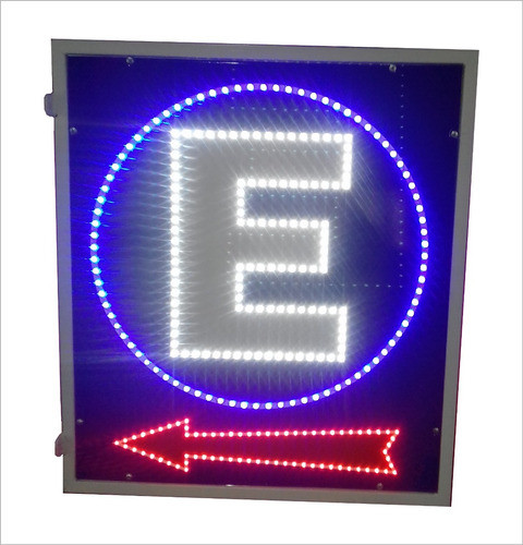 Cartel Led Estacionamiento Con Flecha Doble Faz 70 X 60 Cm 1