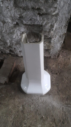 Pie De Pileta Antiguo 0