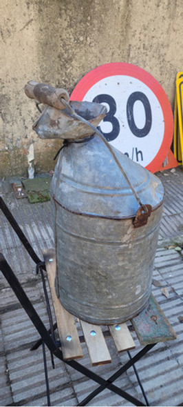 Tarro Tacho Hojalata Combustible Dispensador 1 Tarro Tacho Hojalata Combustible Dispensador 1