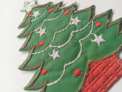 Parche Aplique Bordado Pino Navideño 9cm.x1 1