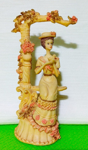 Lote De 5 Estatuillas Femeninas Elegantes , Excelente Estado 1