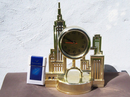 H* Antiguo Reloj Rascacielos New York Qartz Taiwan Poco Uso 1