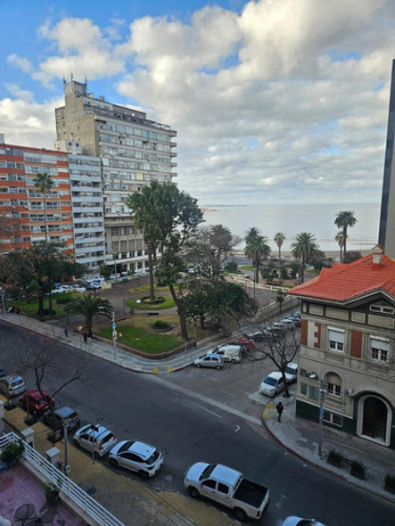 Plaza Gomensoro, Vista Al Mar, Excelente Oficina En Edificio Con Recepcionista Y Vigilancia !! 0