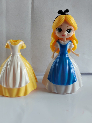Princesas +  Vestidos  Para Cambiar Mini Figura Alicia 1
