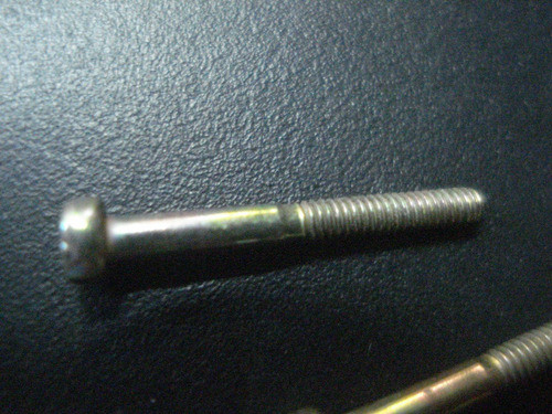 Tornillo  2 X 17 Mm    Bolsa Con 200 Made In Germany 1