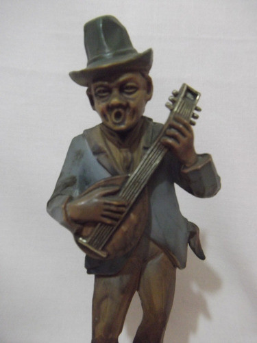 B. Antigo - Estatueta De Músico Em Baquelite Alemão Antigo 1