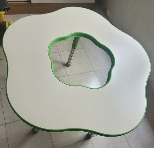 Mesa Modelo Margarita /usada Buen Estado 1