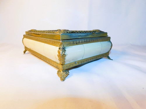 Caja Musical Jura Song Suiza 1