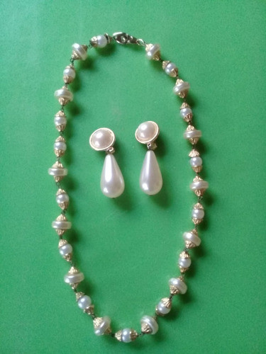 Conjunto De Collar Dorado, Perlas Y Aros 0