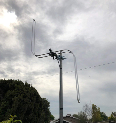 Antena De Recepcion Fm Al Aire Ultima Intervension, Attic-mo 1
