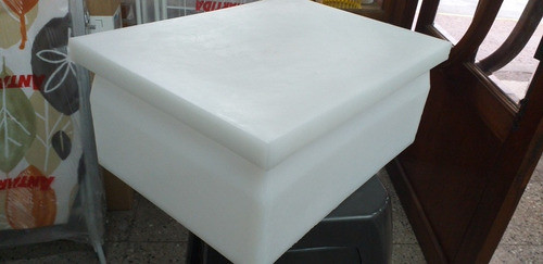 Caja Con Tapa De Polietileno De Alta Densidad Pead. 20 Ltrs. 1
