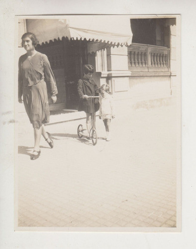 1931 Hotel Pocitos Fotografia Real Niña En Monopatin Vintage 0