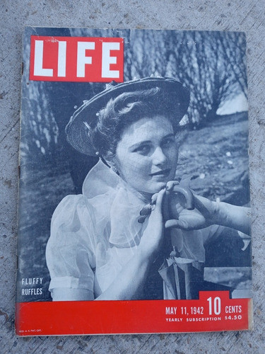 Revista Life 11/05/1942 Fluffy Ruffles - Vol.12 N.19 0