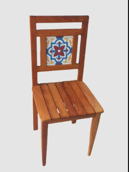 Cadeira Com Ladrilho Em Madeira Demolição 0