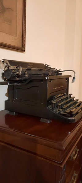 Máquina De Escribir Antigua L C Smith Muy Bien Estado 1