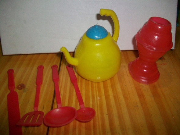 Juego De Pava Y Mate Plastico Soplado Antiguo Y Cucharones 0