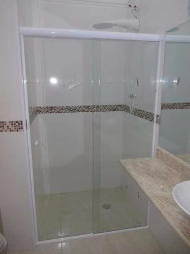 Box P/ Banheiro - Vidro Incolor 8mm - 1,28 À 1,32mtsx1,90mt 0