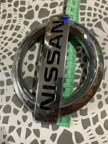 Insignia Delantera Nissan Frontier 1