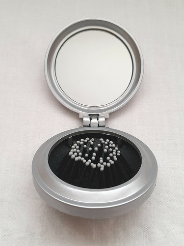 Mini Escova De Cabelo Retrátil 1