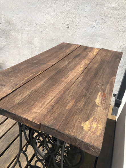 Mesa De Madera Con Base De Máquina Singer 1