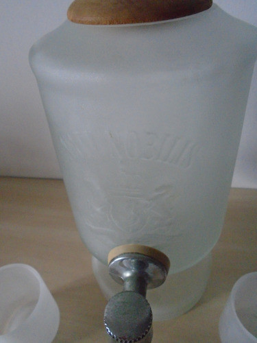 B. Passado - Dispenser Para Cachaça Com 6 Copinhos 1
