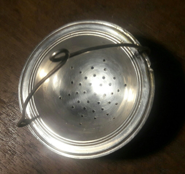 Antiguo Colador De Te De Pico, Metal Blanco, Sellado. 0