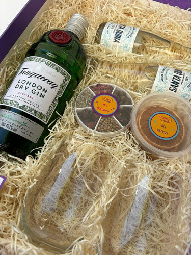 Box De Regalo Combo Gin Tonic Con Kit Botanicos 1