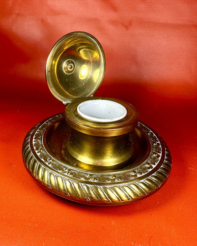 Fino Tintero De Bronce Trabajado Y Porcelana 1